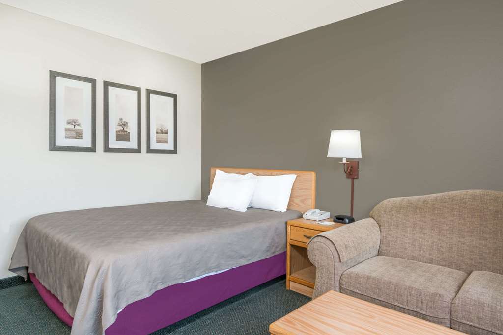 Moose Lake Lodge & Suites Duluth Room photo